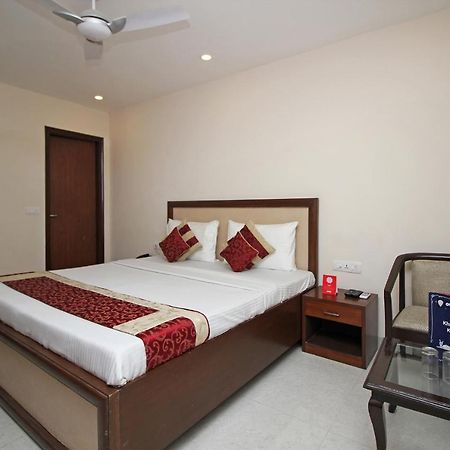 Oyo Hotel Blu Pebbles Near Delhi Airport Új-Delhi Kültér fotó