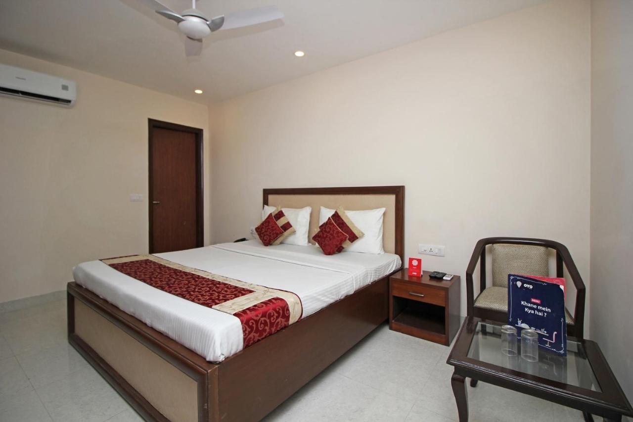 Oyo Hotel Blu Pebbles Near Delhi Airport Új-Delhi Kültér fotó
