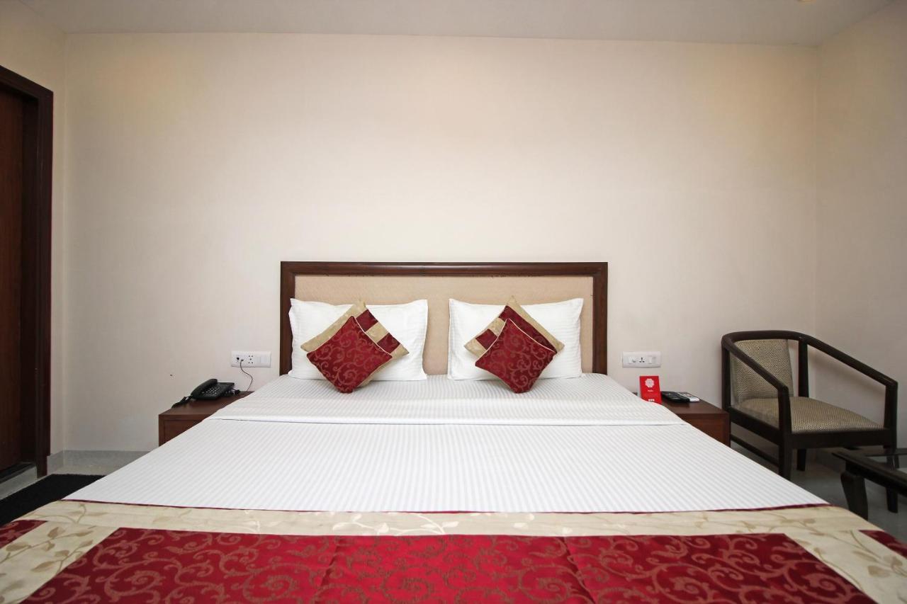 Oyo Hotel Blu Pebbles Near Delhi Airport Új-Delhi Kültér fotó