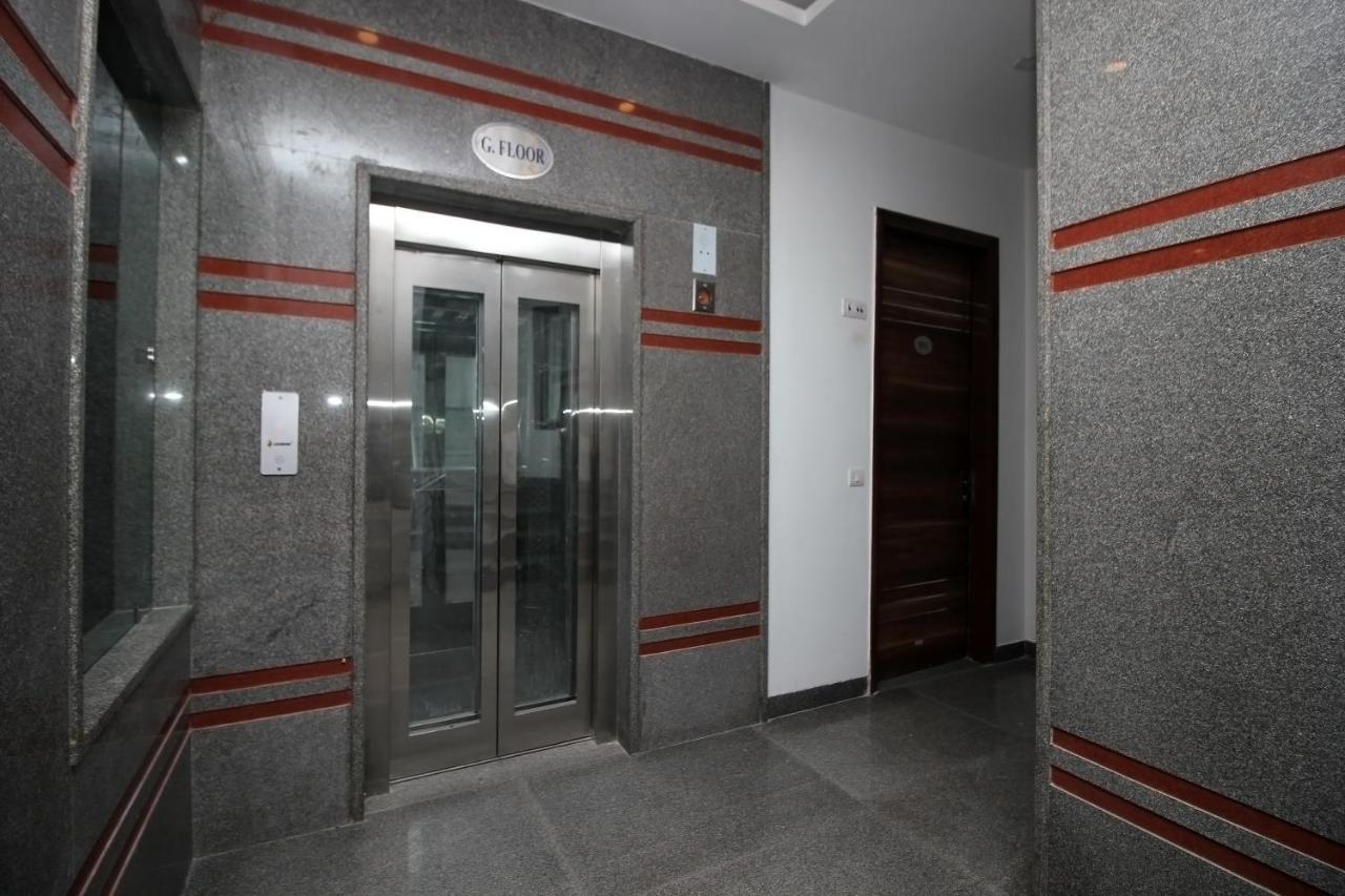 Oyo Hotel Blu Pebbles Near Delhi Airport Új-Delhi Kültér fotó
