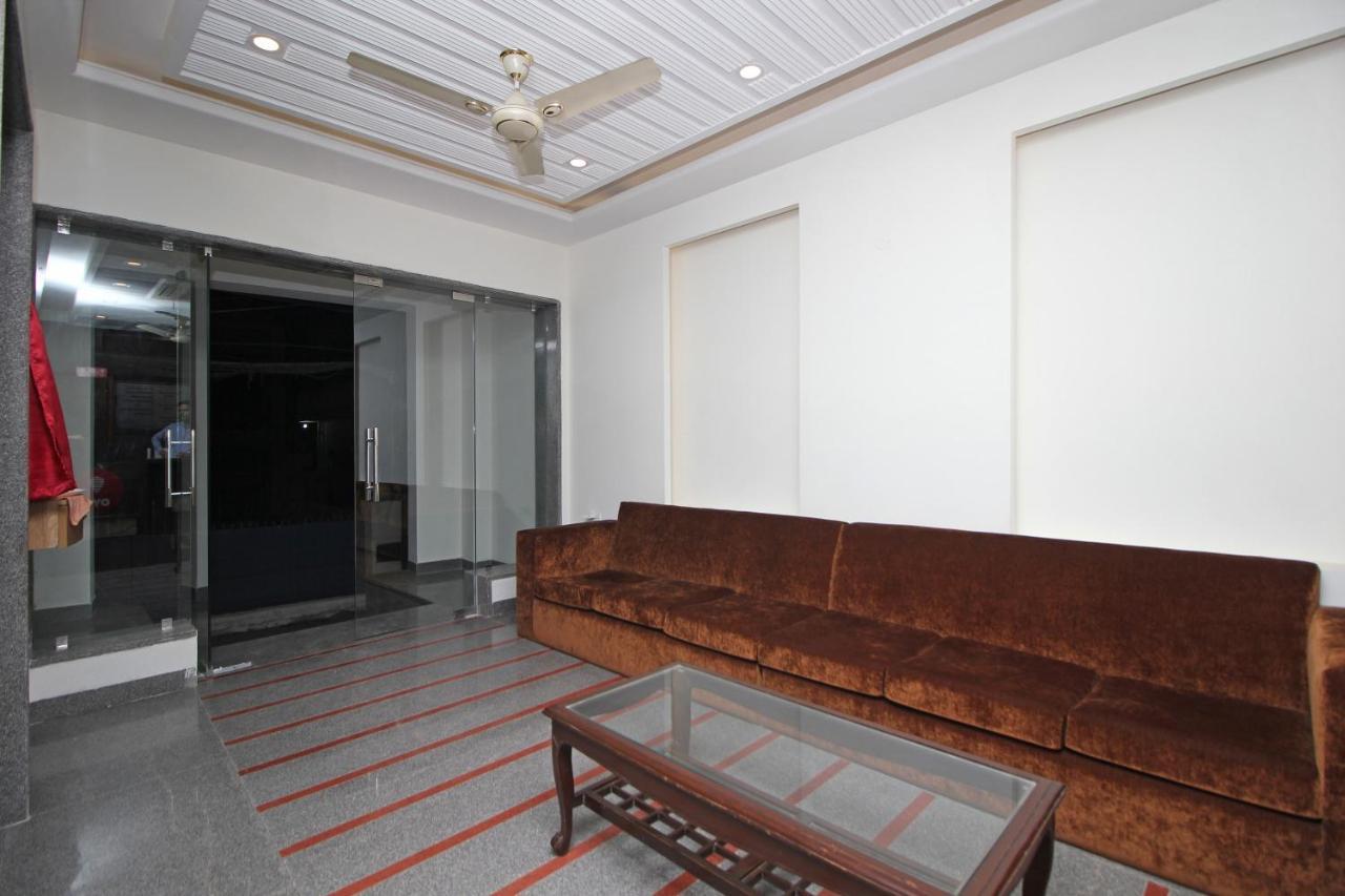 Oyo Hotel Blu Pebbles Near Delhi Airport Új-Delhi Kültér fotó