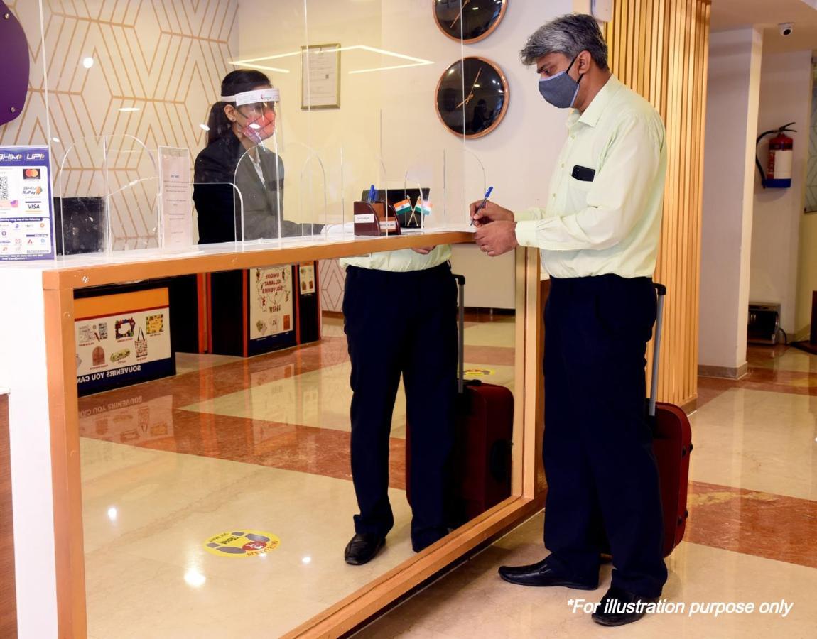 Oyo Hotel Blu Pebbles Near Delhi Airport Új-Delhi Kültér fotó