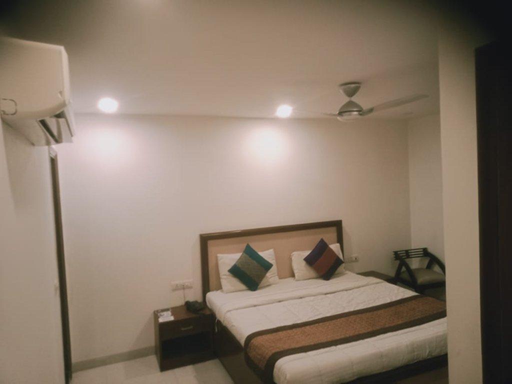 Oyo Hotel Blu Pebbles Near Delhi Airport Új-Delhi Kültér fotó